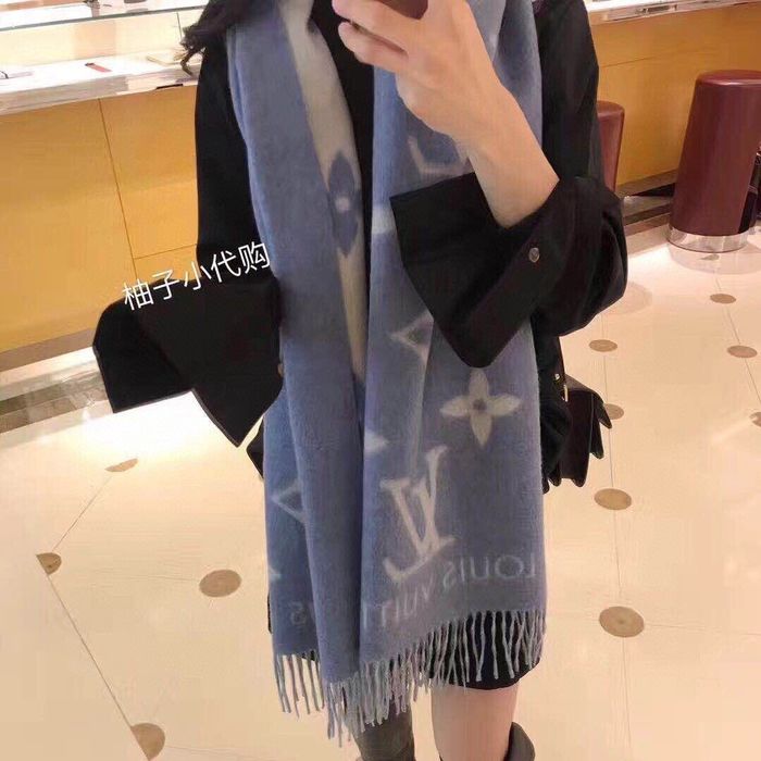 Louis Vuitton Scarf LV00044